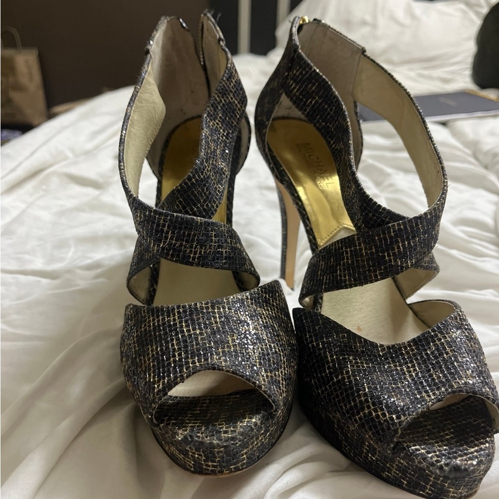 Michael kors high heel pumps